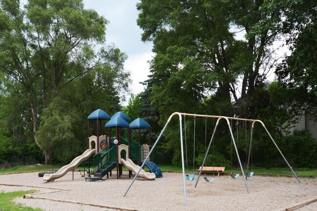 Building Photo - Spacious 3-Bed 1-Bath Condo For Rent in Eagan!