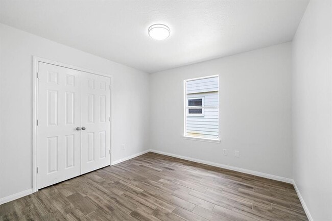 Building Photo - 25118 Clover Ranch Dr