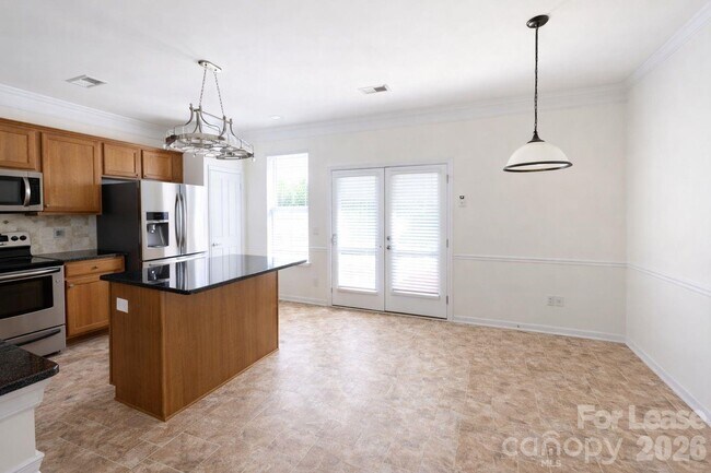 Building Photo - 9538 Inglenook Ln