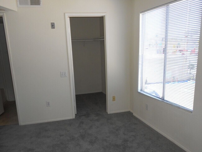 Building Photo - Lovely One bedroom Apartment in City Heights