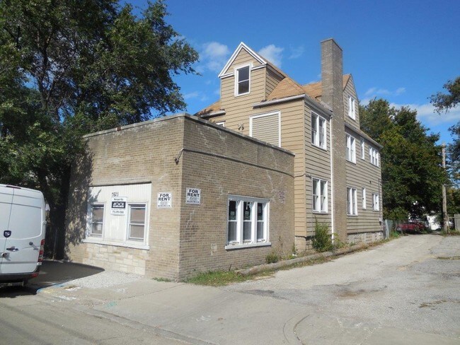 Building Photo - 7621 Exchange -