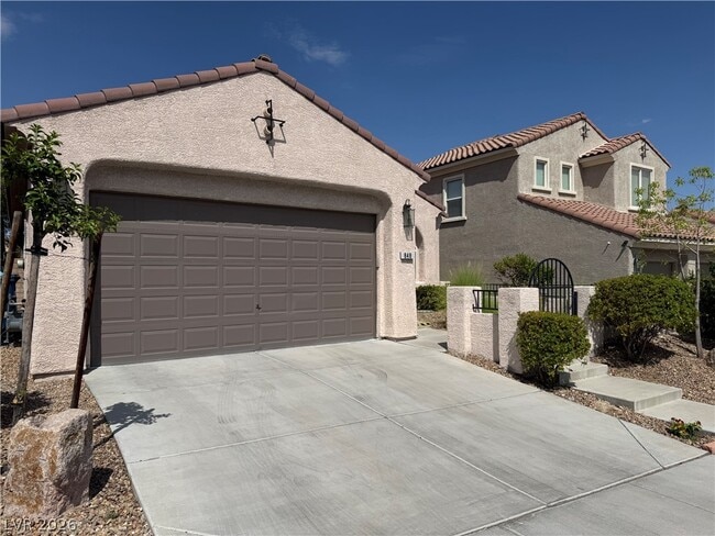Building Photo - 848 S Paseo Rocoso Pl