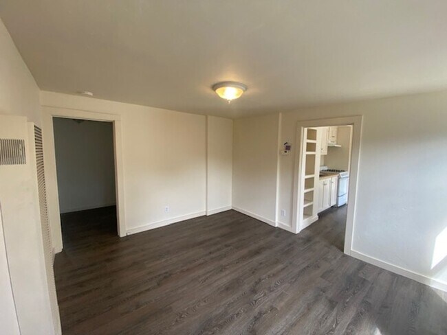 Building Photo - 512 Lobos Ave