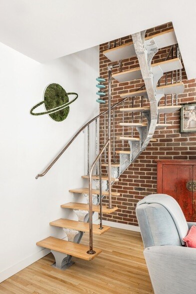 Building Photo - 165 Elizabeth St