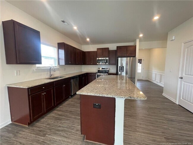 Building Photo - 453 Troy Dr