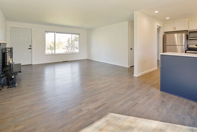 Building Photo - Adorable 3 bedroom Lynnwood rambler