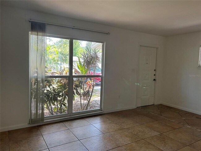 Building Photo - 2428 Waldemere St