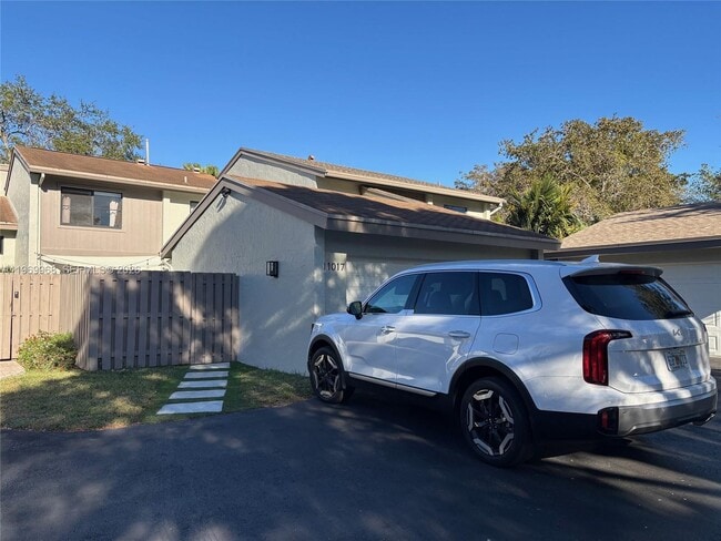 Building Photo - 11017 SW 113th Pl