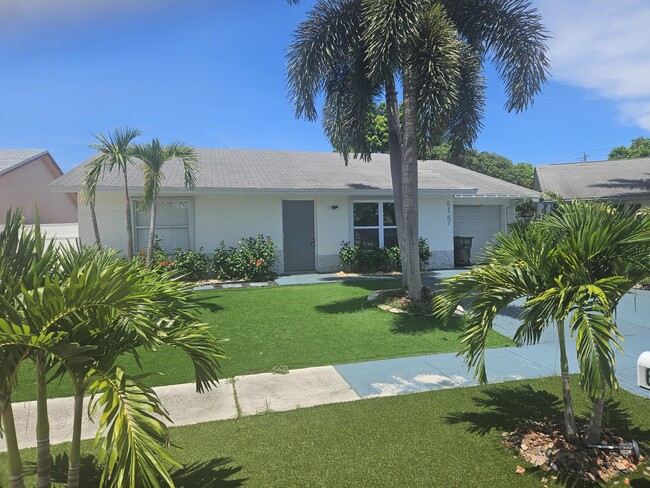 Primary Photo - 6147 Moonbeam Dr