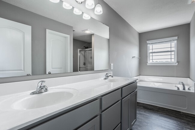 Building Photo - 3317 S Ansley Dr