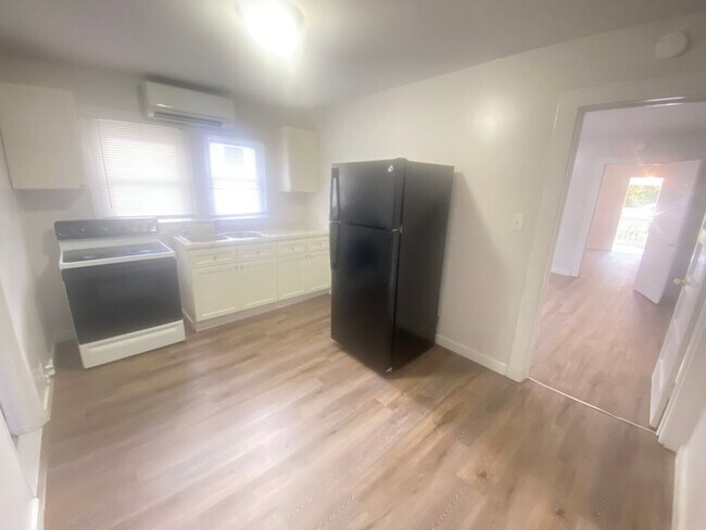 Building Photo - 1bd/1ba 2021 Renovated Duplex near Downtown Kannapolis & Hwy 29