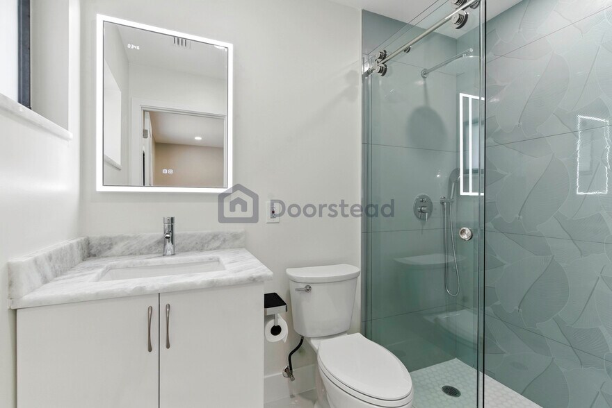Building Photo - 6886 Tradewind Way