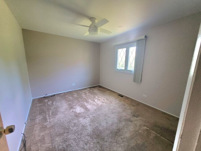 Building Photo - 110 Green Meadow Ct