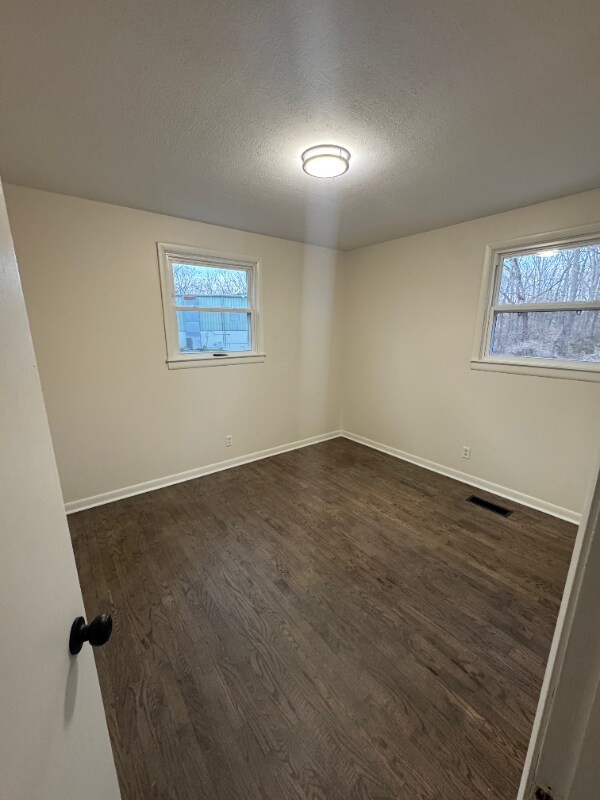 Building Photo - 101 Circle Dr