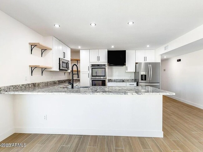 Building Photo - 2030 E Duke Dr