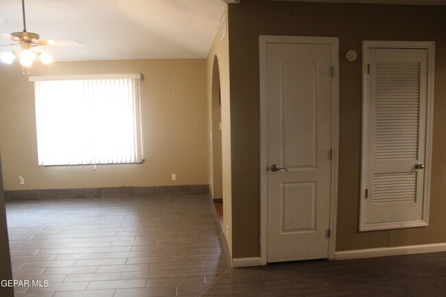 Building Photo - 3145 Red Sails Dr