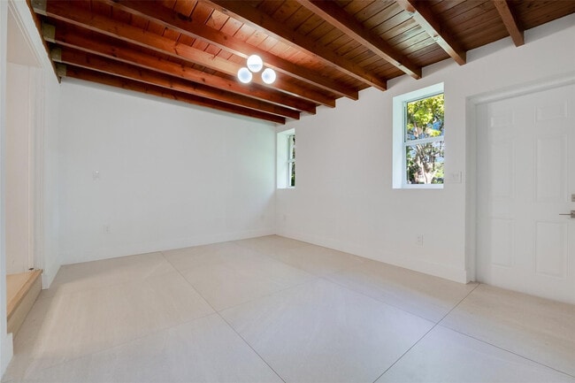 Building Photo - 6411 SW 63rd Ct