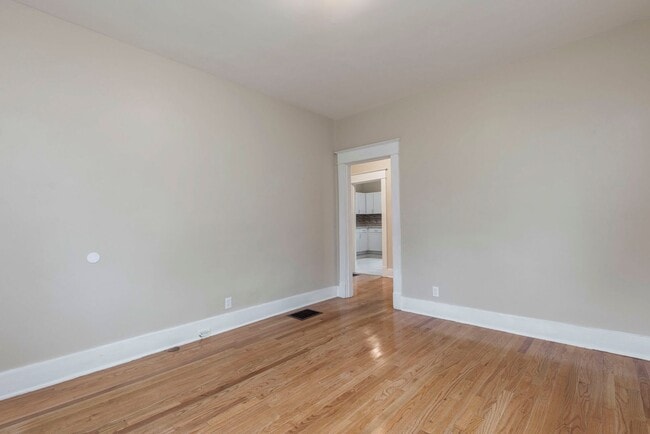 Building Photo - 4102 Sunset Ave