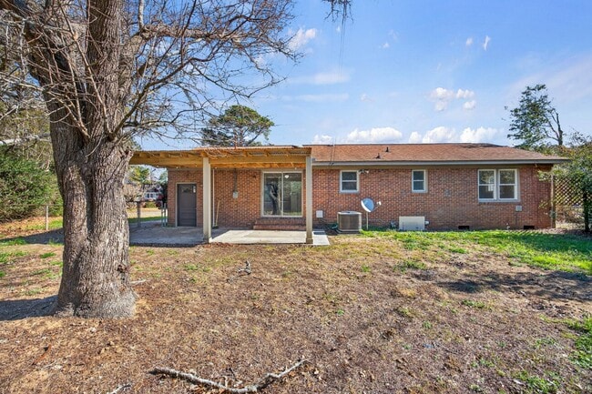 Building Photo - 1321 Briarfield Ave