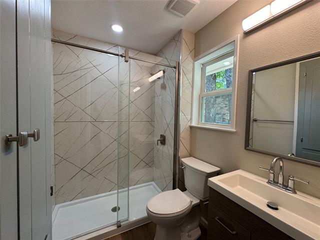 Building Photo - 622 Mink Dr