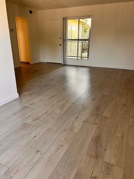 Building Photo - 8036 Owensmouth Ave