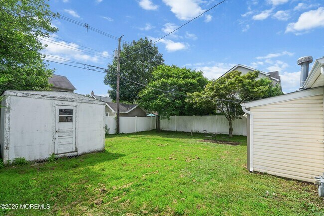 Building Photo - 1600 M St