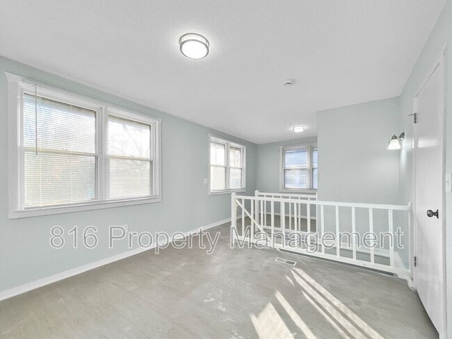 Building Photo - 2231 E 68th St