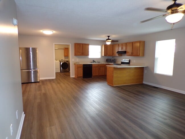 Building Photo - 109 Astrid St