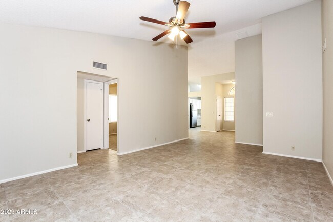Building Photo - 6016 W Desert Cove Ave