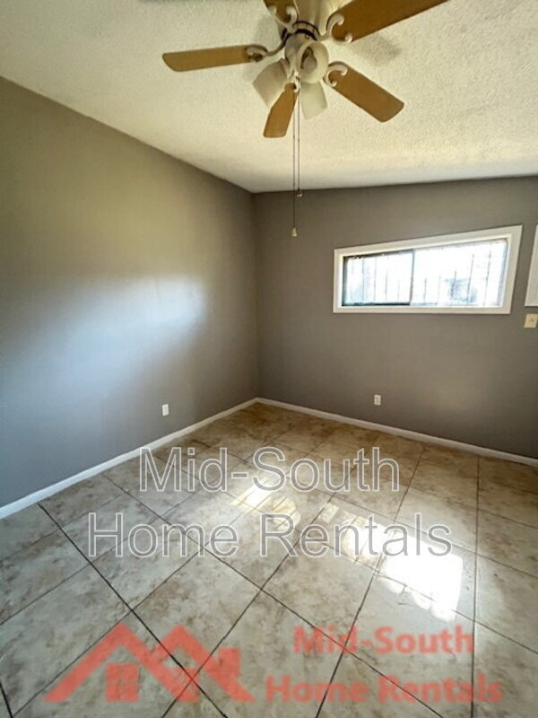 Building Photo - 803 Ledbetter Ave