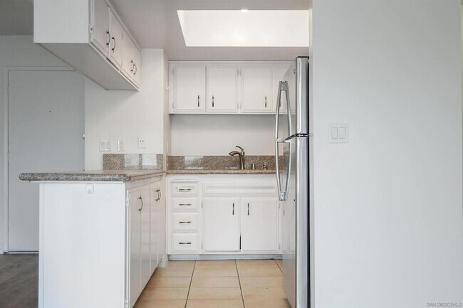 Building Photo - 7555 Linda Vista Rd