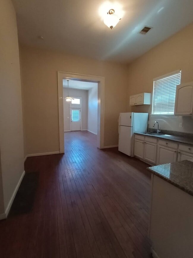 Building Photo - 2304 Gravier St