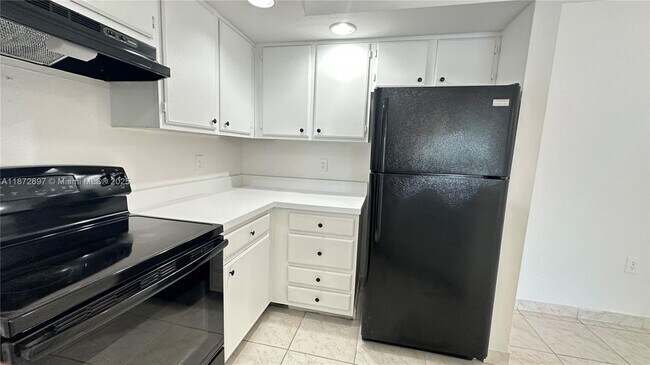 Building Photo - 12760 Vista Isles Dr