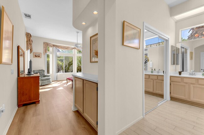 Building Photo - 37468 Westridge Ave