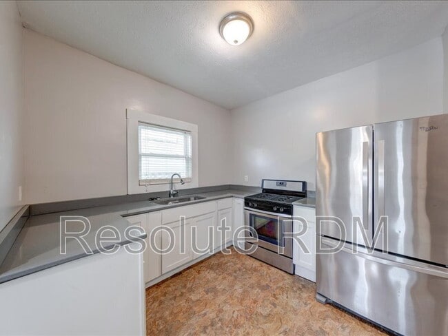 Building Photo - 1624 Yandes St