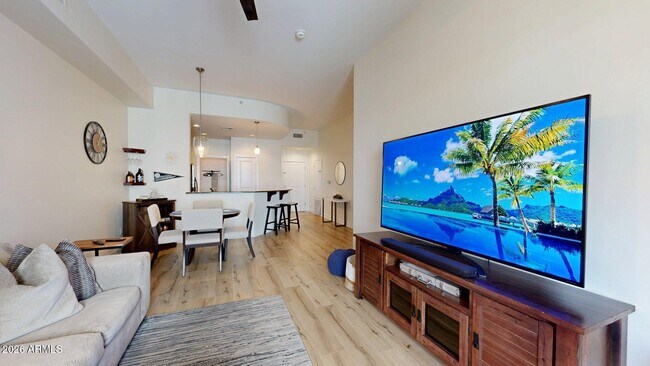 Building Photo - 945 E Playa Del Norte Dr