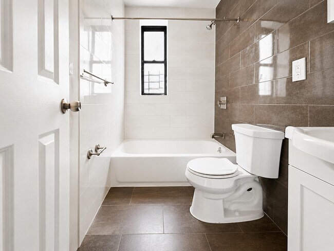 Floorplan - 546 Isham Street