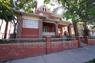 Building Photo - 834 N Clarkson St