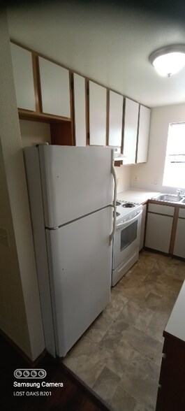 Building Photo - 550 SE 8th Ave