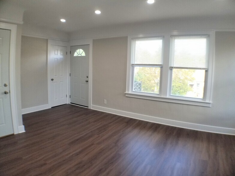 Living Room 3 - 363 Highland St