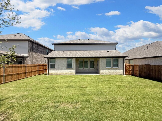 Building Photo - Elegant New Build in Princeton with Pool, ...