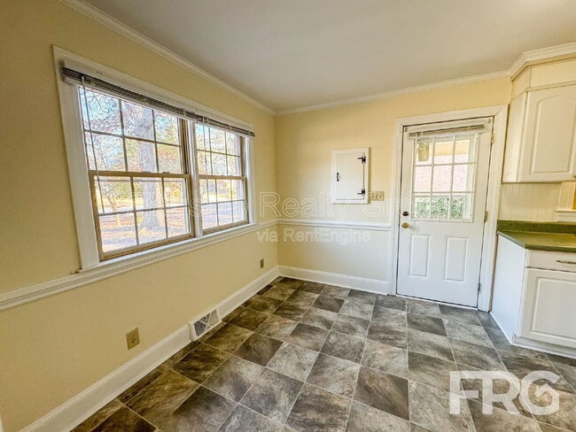 Building Photo - 2501 Jefferson Dr