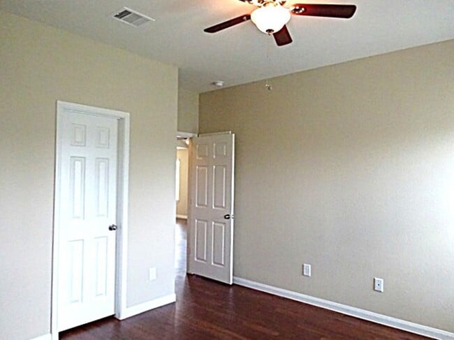 Building Photo - 5911 Brenwood Trails Ln
