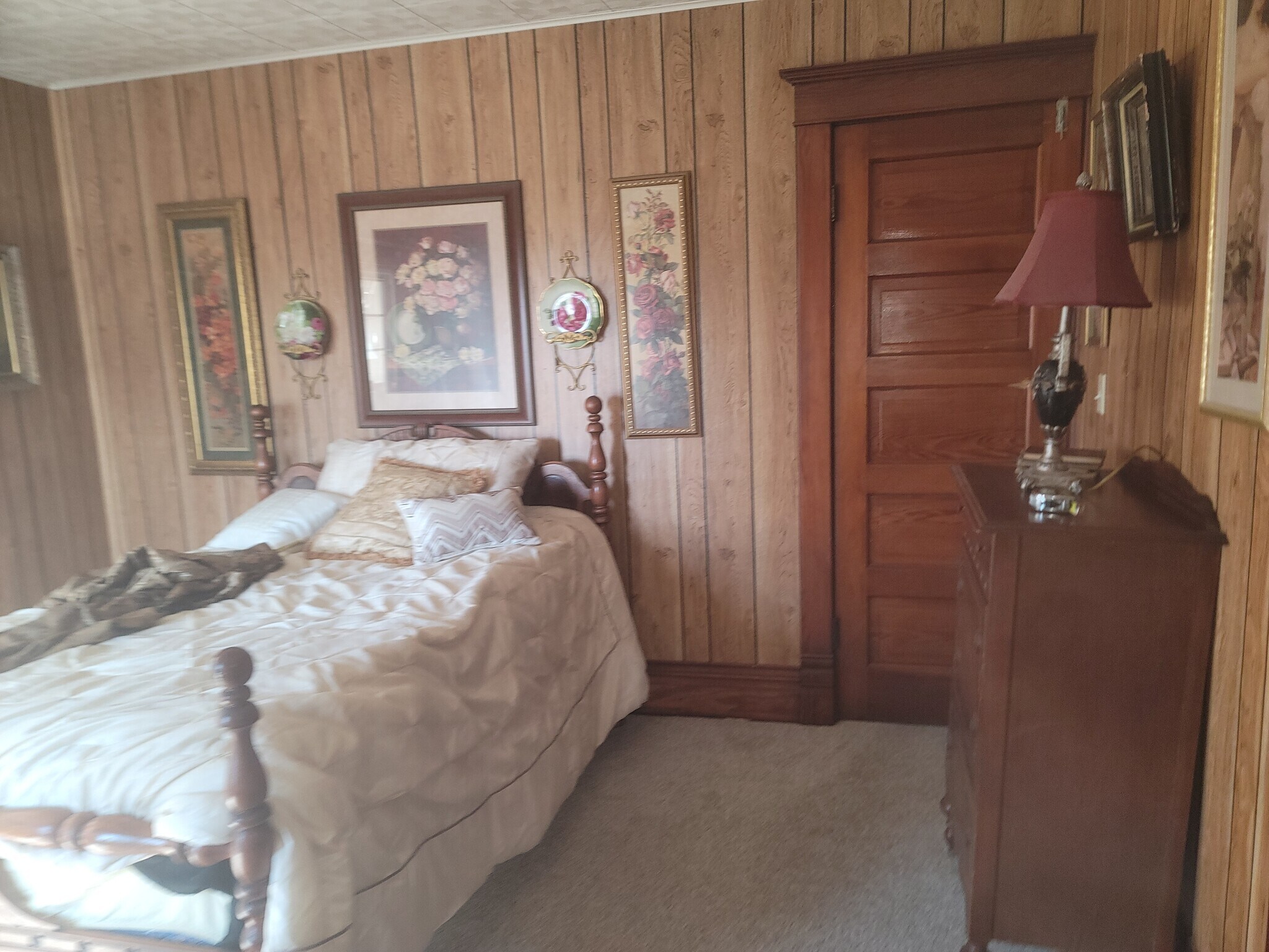3rd bedroom 2nd floor - 408 E Boone St