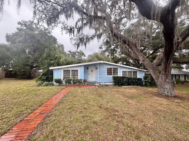 Building Photo - 627 E Warner St