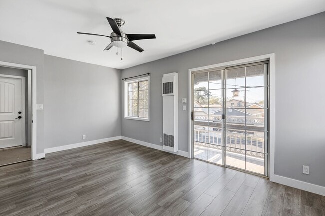 Building Photo - Beautiful 1BR 1BA Unit with Attached 1-Car Garage Located Near USC