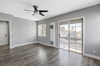 Building Photo - 1608 W 42nd Pl