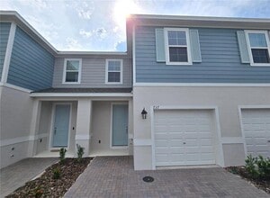 Building Photo - 737 W Oak Dr