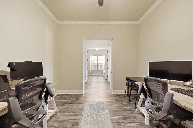 Building Photo - 1712 Camino Alemeda