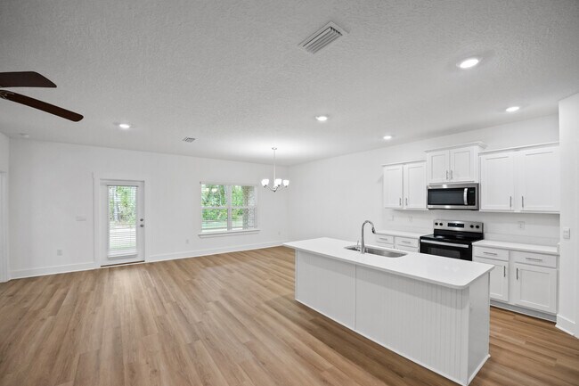 Building Photo - 21073 Teluga Ave